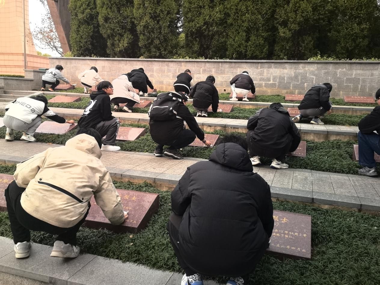 1733665645479554.png 图片2.png