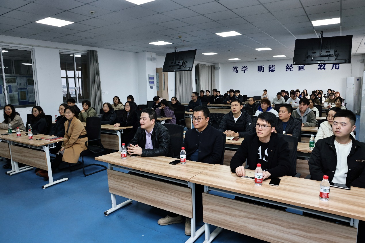 1733361571660035.jpg 1733361571660035.jpg