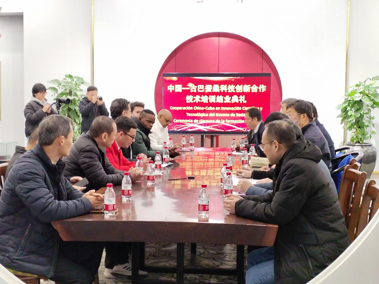 1734942397618561.png 1734942397618561.png