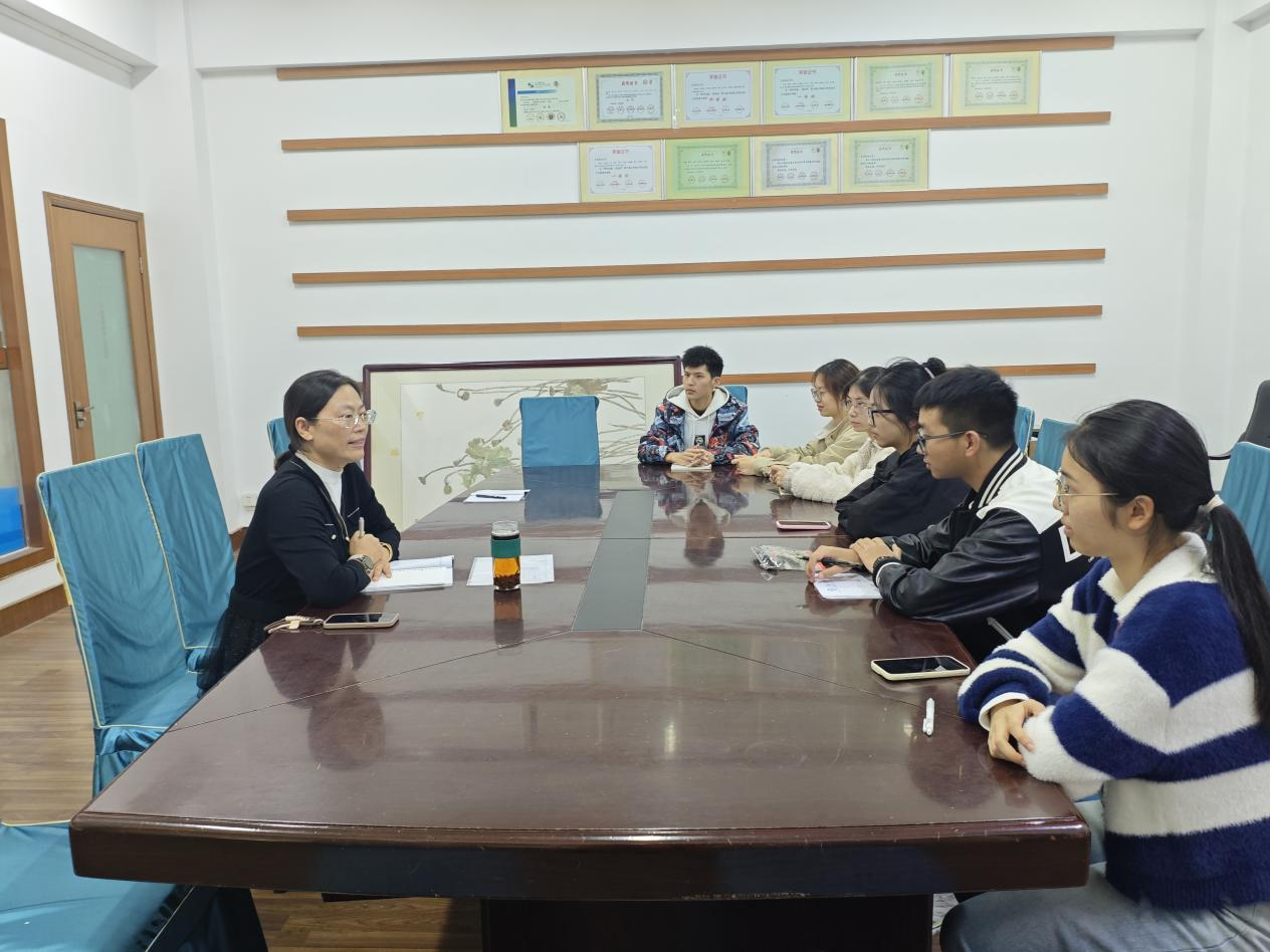 1731986190941892.png 星级中学座谈会2.png